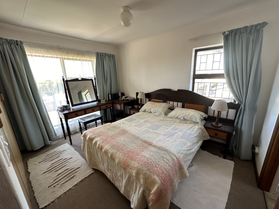 4 Bedroom Property for Sale in Hartenbos Central Western Cape